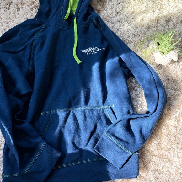 Navy muckleshoot Auburn, Washington Casino Hoodie with Bright Green Accents - Picture 1 of 4